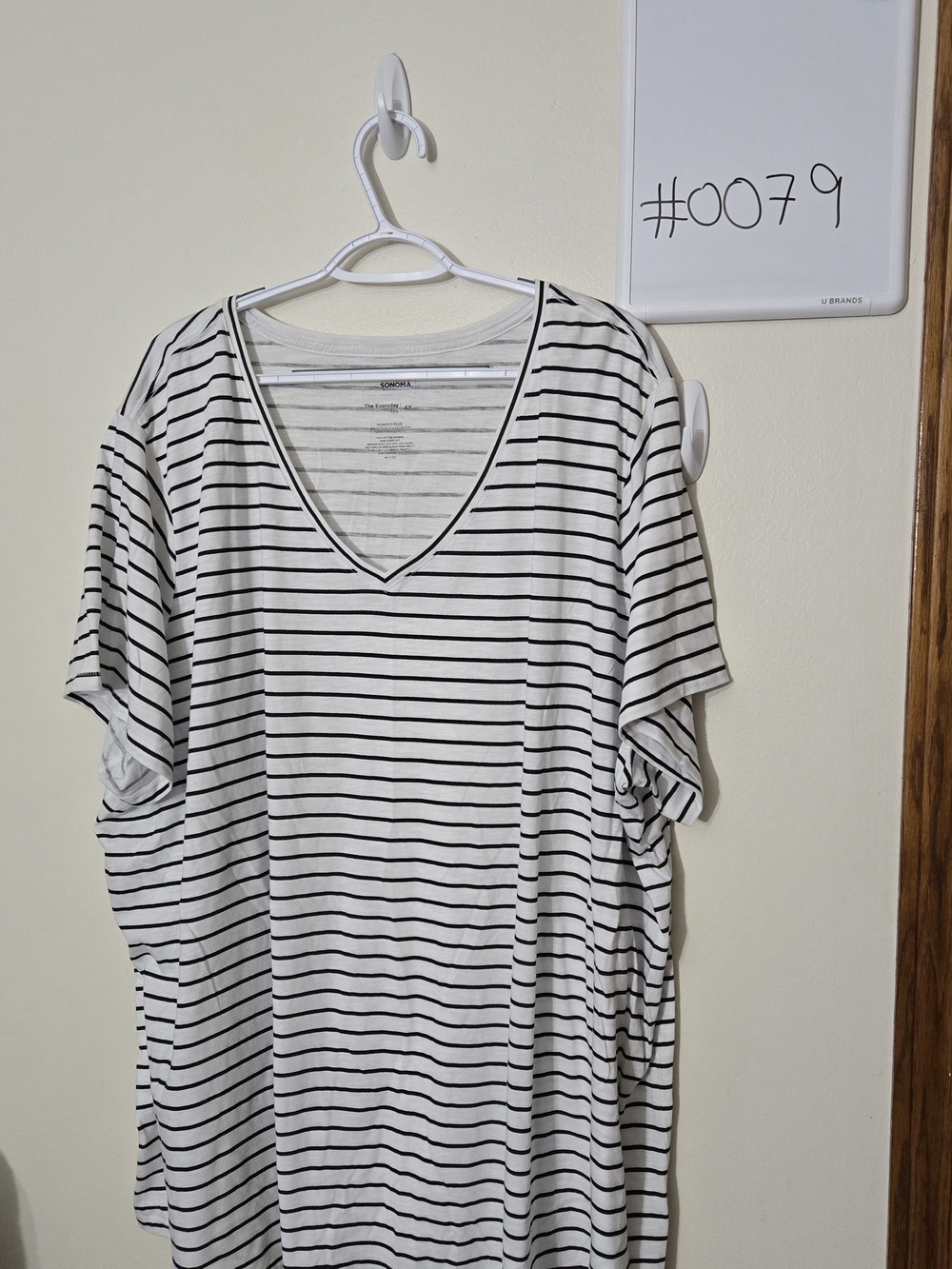 Sonoma Size 4XL White and Black Striped V-Neck Short Sleeve Tee #0079